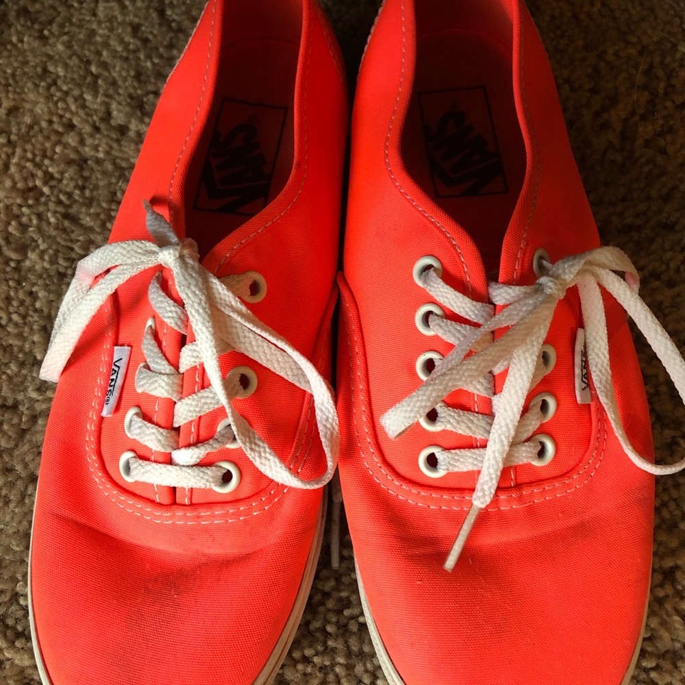 Vans - Picture 2 of 6